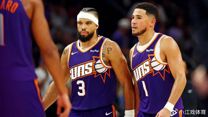 太阳惨烈一天：两大球星接连受伤 布克90度崴脚赛后拄拐离开球馆|老鹰|西部|菲尼克斯太阳队|洛杉矶湖人队|明尼苏达森林狼队_新浪体育_新浪新闻