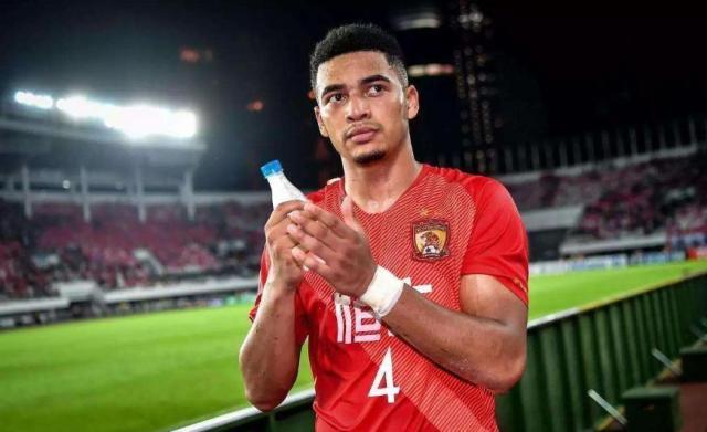 沪媒：从网上得知蒋光太感染新冠 恒大感到很震惊